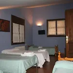 Mesón De Pensión 3*